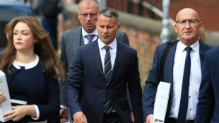 Ryan Giggs es descrito como pareja violenta durante su juicio