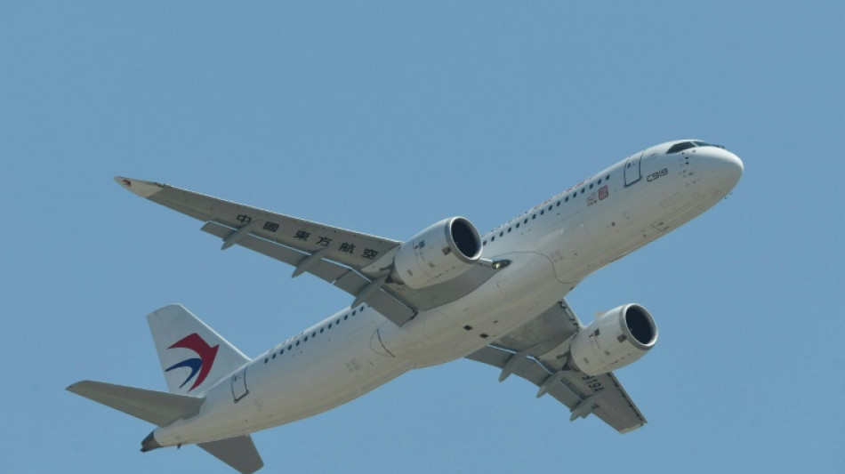 Chinas erstes im Land gebautes Passagierflugzeug absolviert Jungfernflug