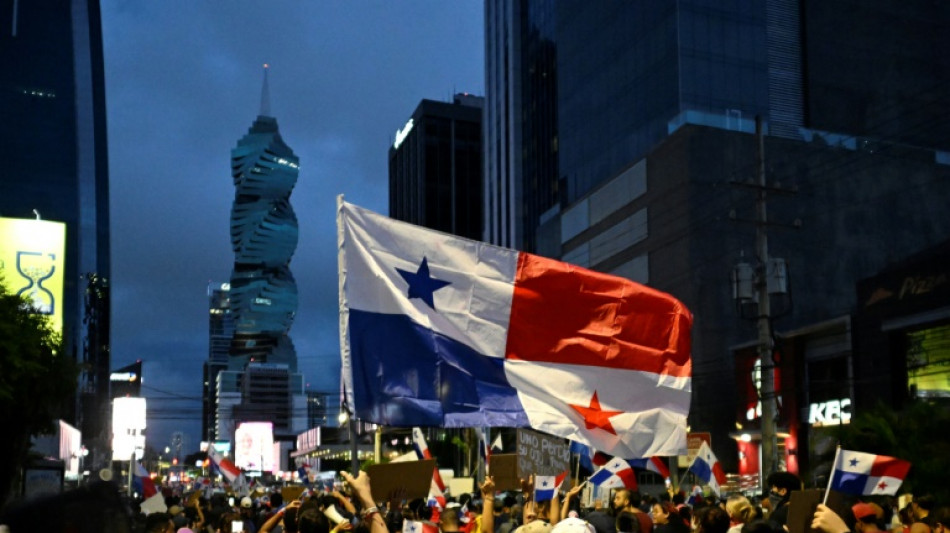 Una multitudinaria marcha exige un "Panamá sin minería"